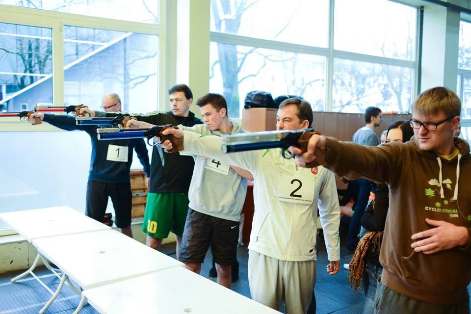 Sporto žurnalistai išbandė šiuolaikinę penkiakovę