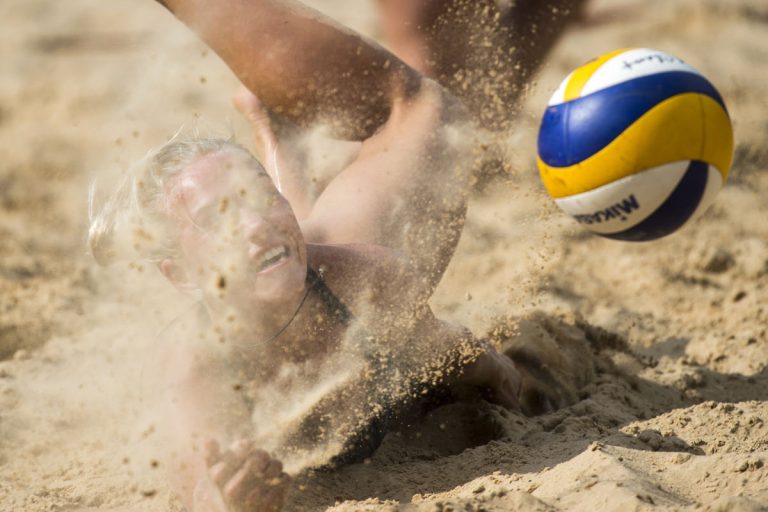 Geriausias liepos mėnesio sporto kadras – iš paplūdimio tinklinio varžybų