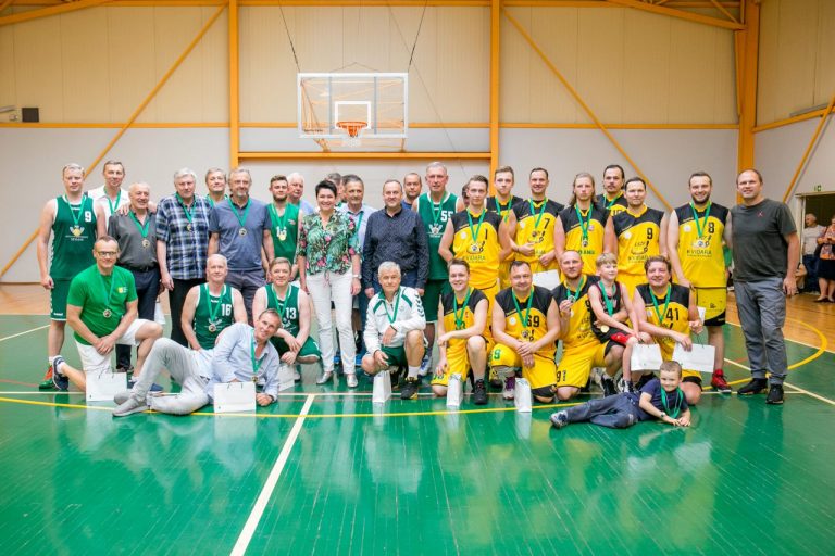 Karantinas neatvėsino tradicinių krepšinio turnyro aistrų