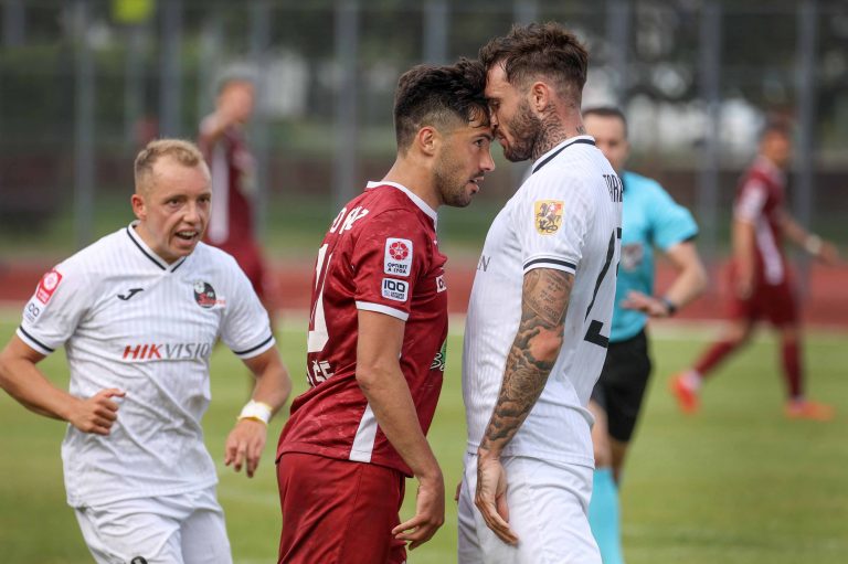 Geriausiose birželio sporto nuotraukose – futbolininkų ir disko metikės emocijos