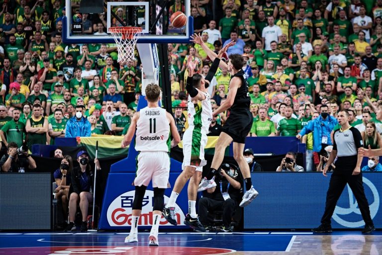 Geriausias mėnesio sporto žiniasklaidos darbas – apie keistus FIBA sprendimus