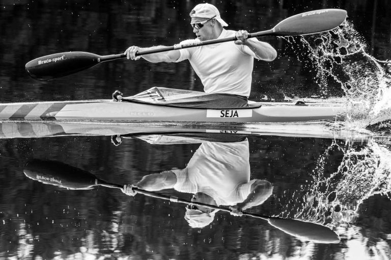 Geriausioje rugpjūčio sporto nuotraukoje – baidarininkas Artūras Seja