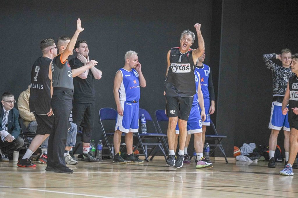 „Lietuvos ryto“ krepšininkas džiaugiasi finalo rungtynėse prieš „BasketNews“